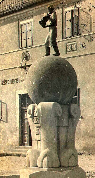 Das Geigenbauer-Denkmal in Schönbach